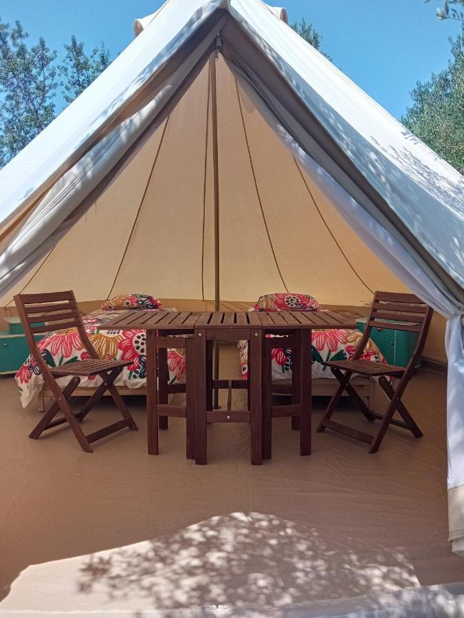 Mini kamp Perla Hotel Prvic Luka Bagian luar foto