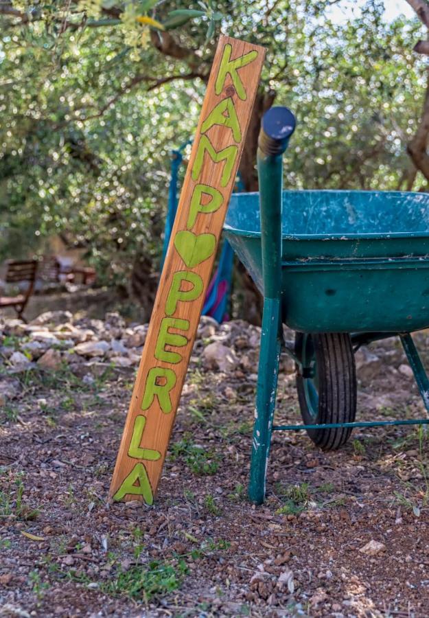 Mini kamp Perla Hotel Prvic Luka Bagian luar foto