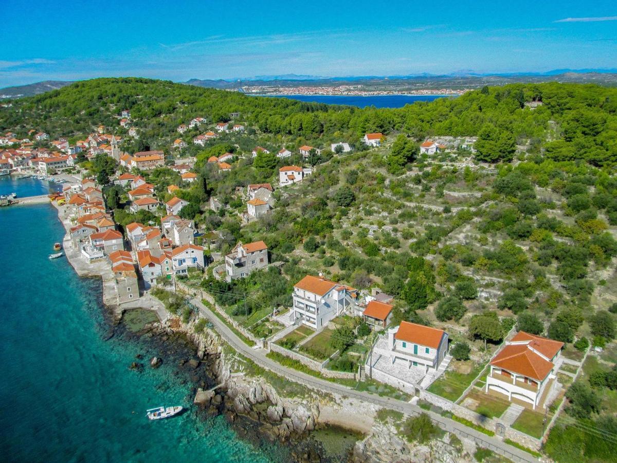 Mini kamp Perla Hotel Prvic Luka Bagian luar foto